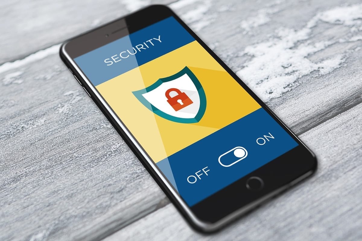 Zaščita telefona v nekaj minutah: štirje hitri in učinkoviti ukrepi za varovanje osebnih podatkov pred hekerji