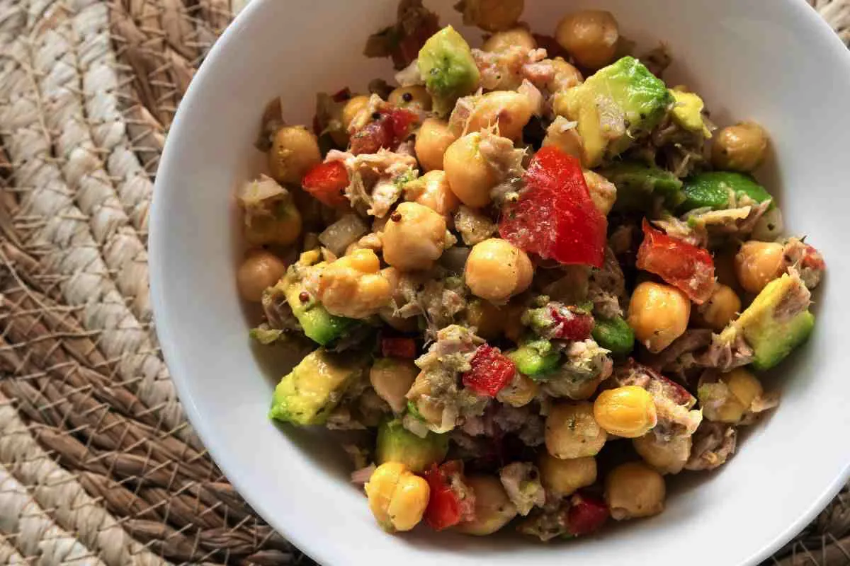 Brez elektrike in plina: 3 recepti za zasilno večerjo, ko nimate električne energije