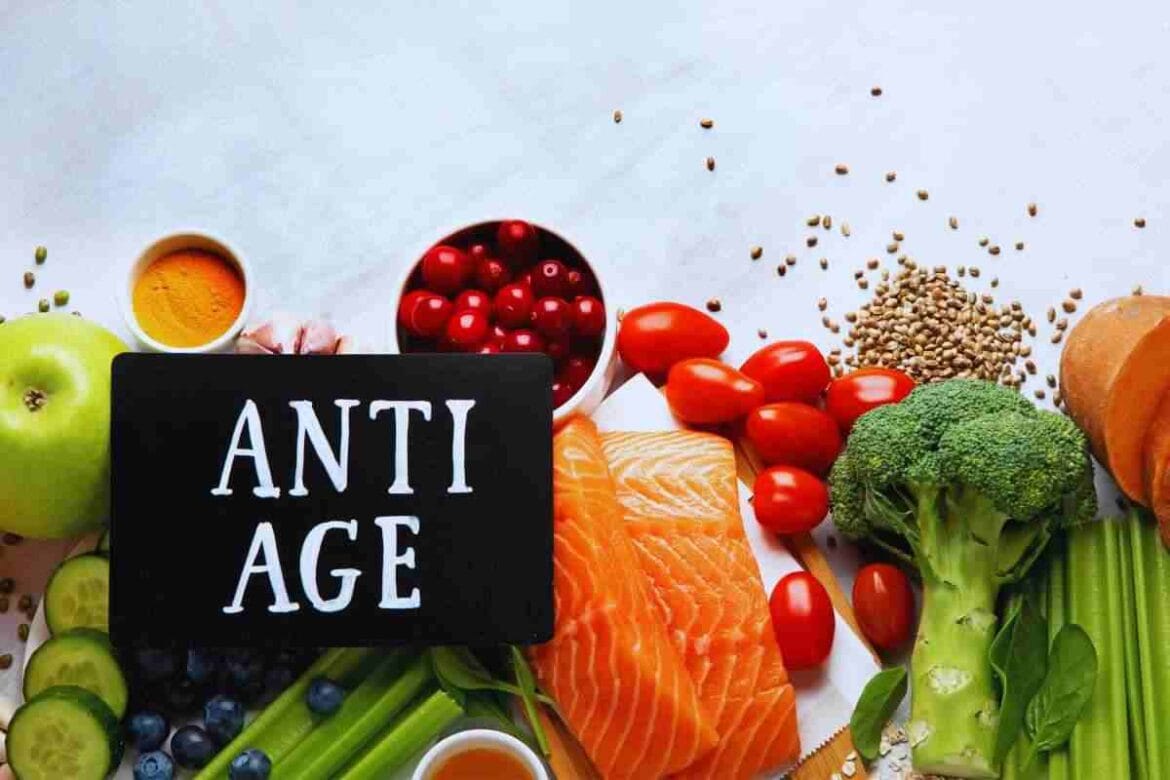 Anti-age zajtrk1 Anti-age zajtrk: kaj jesti, da bo koža ostala čvrsta in sijoča