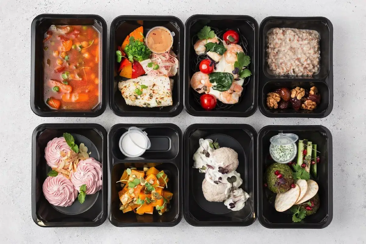 Batch cooking: Metoda za načrtovanje obrokov, domačo hrano in manj kuhanja vsak dan