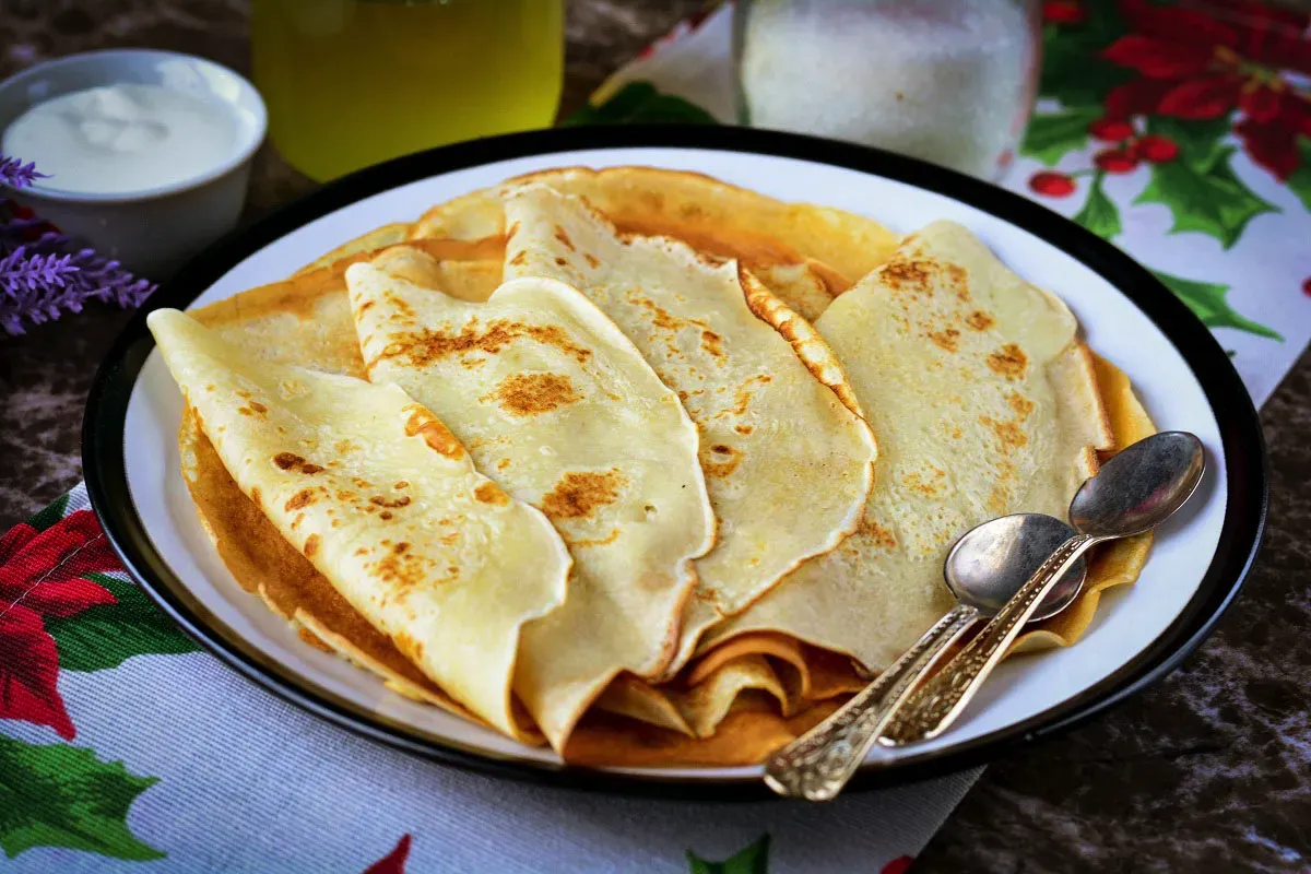 Pripravite beljakovinske palačinke z dvema sestavinama brez moke