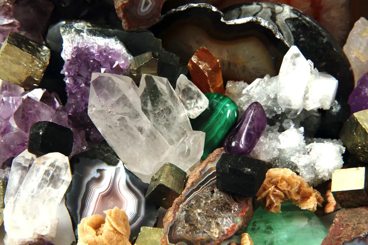 Kateri kamen potrebuješ glede na svoj rojstni datum?