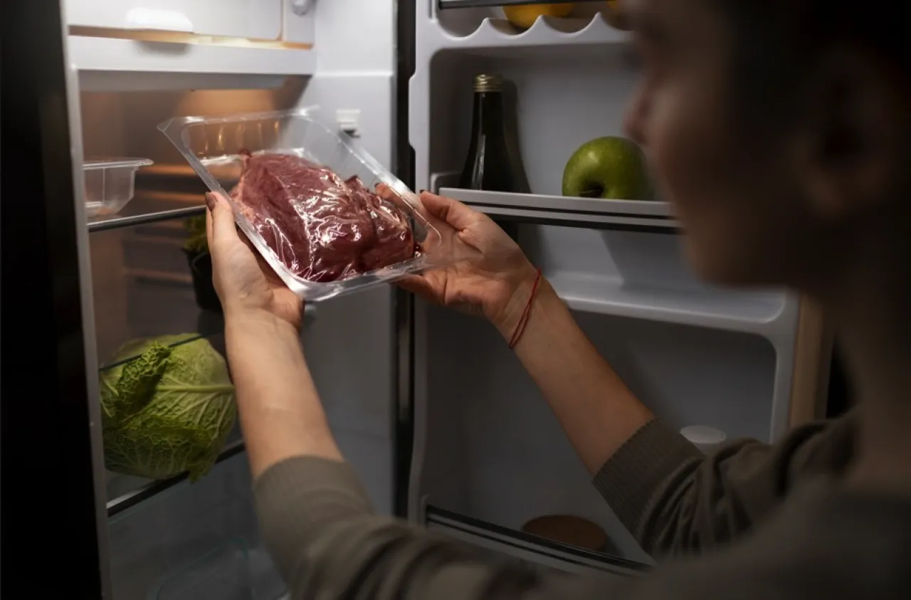 Kateri zamrznjeni živila lahko znova zamrznete: varna recongelacija za ohranjanje zdravja