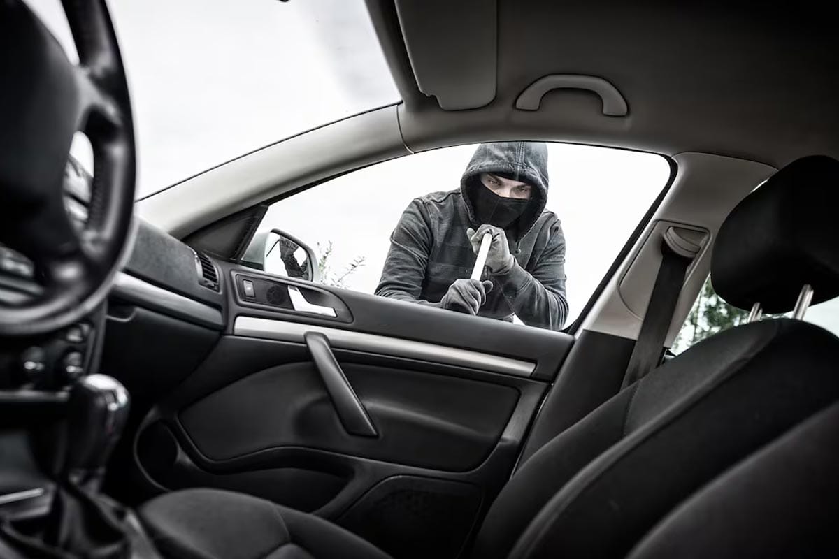 Kaj storiti, če vam ukradejo avto: 5 korakov, da ga morda najdete