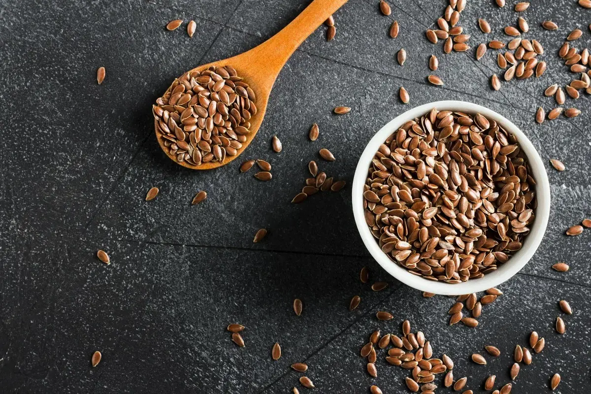 Lanena semena: Kakšne so lastnosti tega »superživila«?