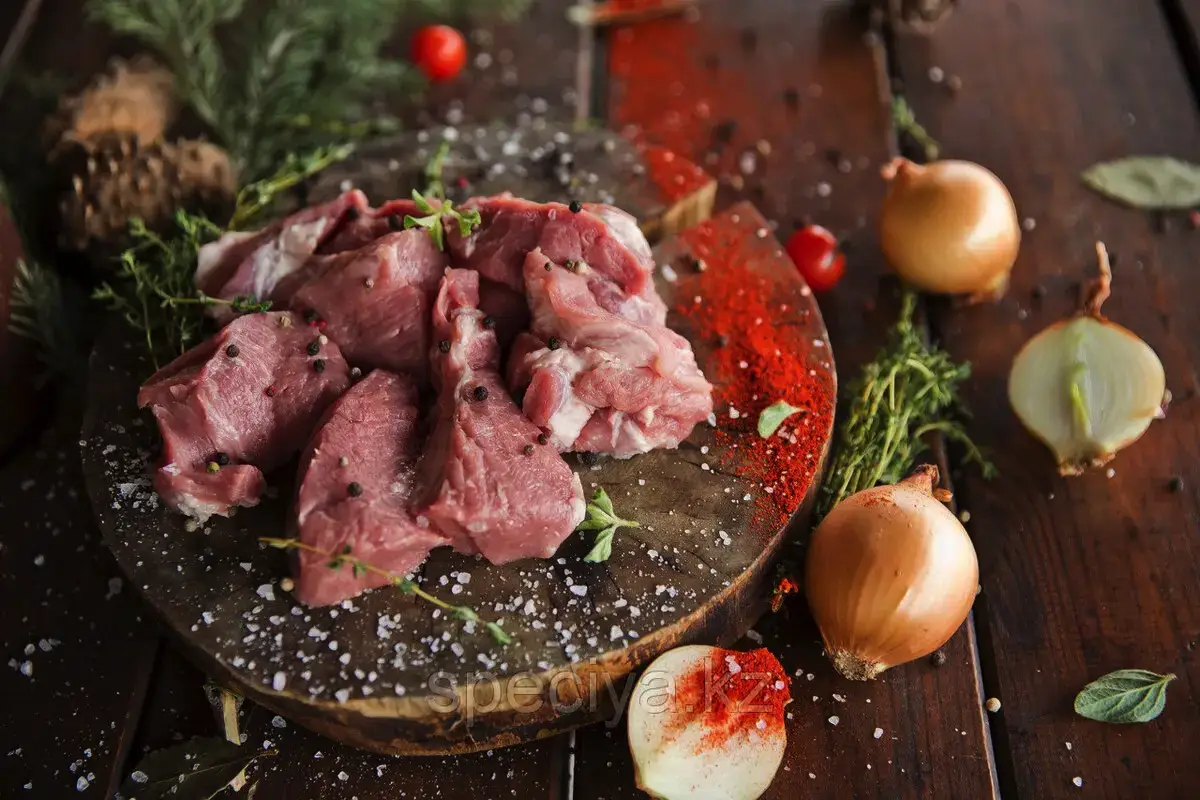 V čem najbolje marinirati meso: glavna stvar je, da ne uporabiš ene priljubljene začimbe