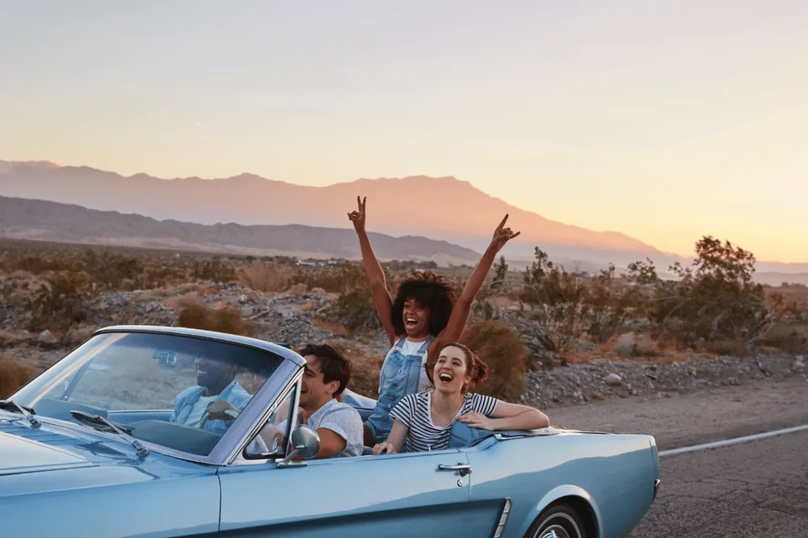 Najem avtomobila za počitnice2 Na koliko je donosen najem avtomobila za počitniško potovanje? Priljubljenost te možnosti raste!