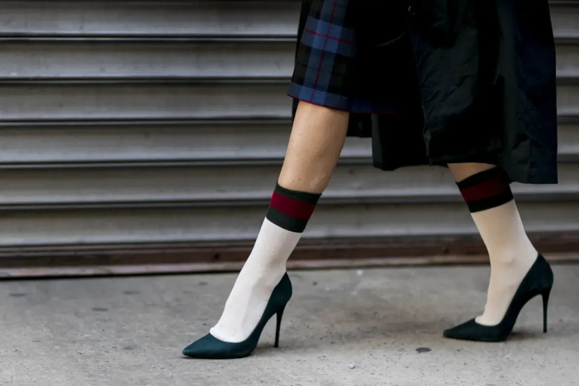 Nogavice Ne le stil: Nogavice, ki škodijo stopalom bolj kot visoke pete