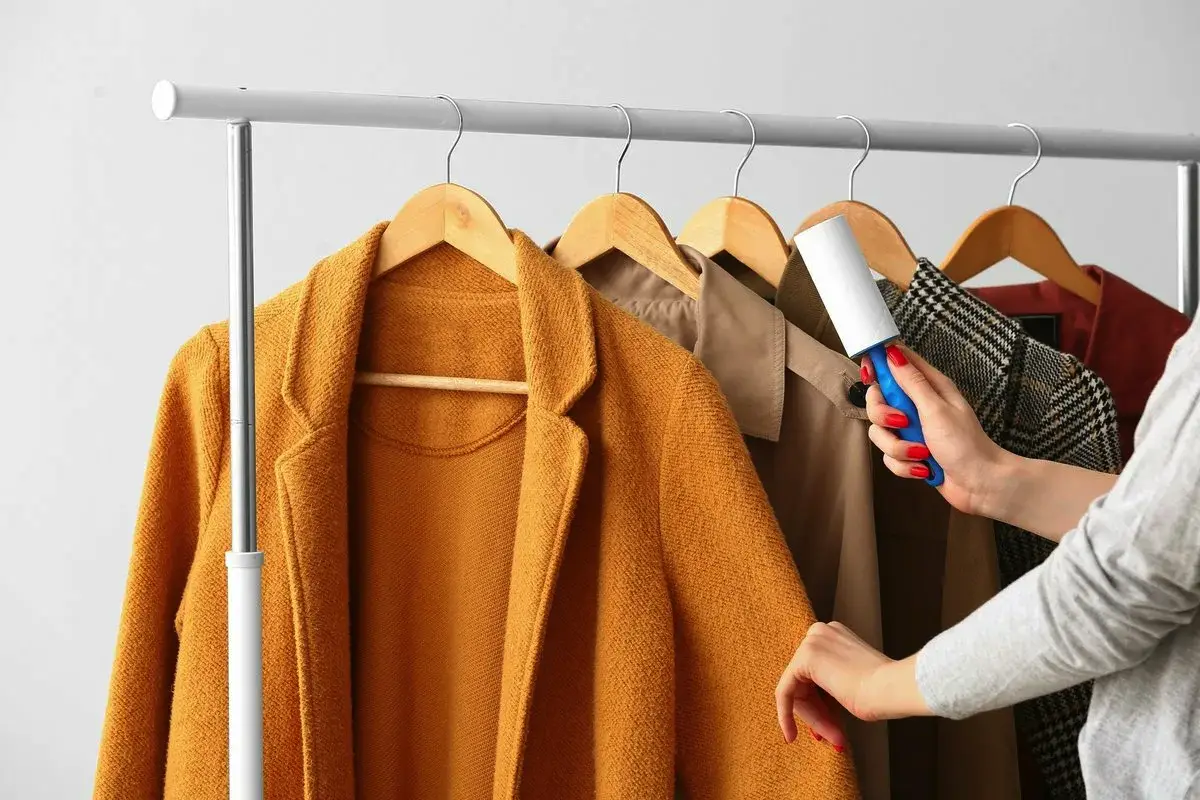 Kot iz kemične čistilnice: Kako doma očistiti oblačila, ki jih ni dovoljeno prati