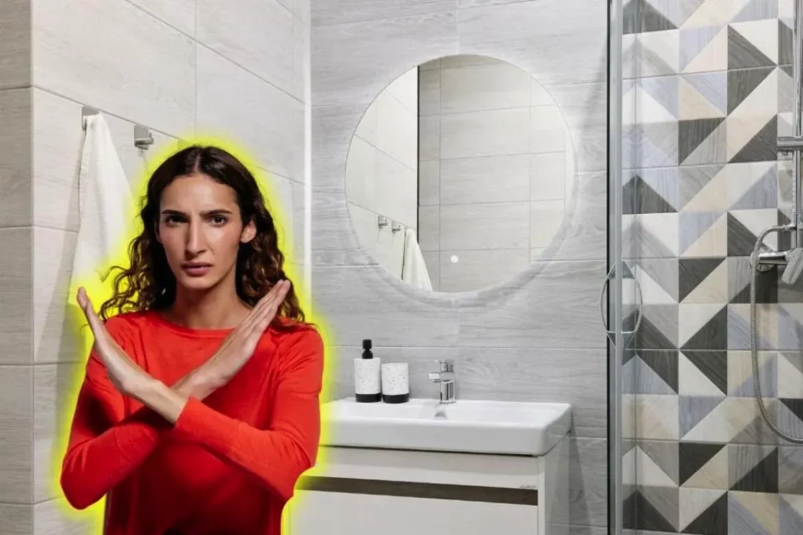 Majhno ogledalo v kopalnici je iz mode: to je možnost, ki pomnoži svetlobo, poveča prostor in je trend v notranjem oblikovanju