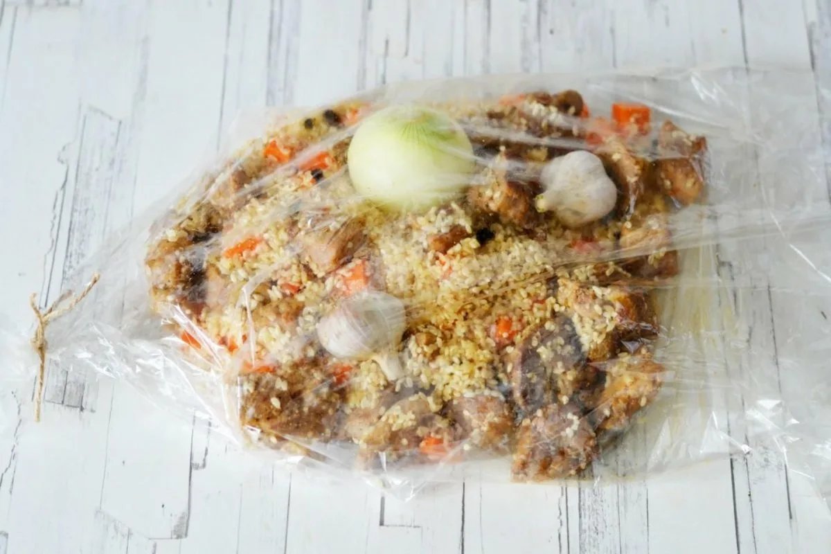 Pilav s piščancem v rokavu