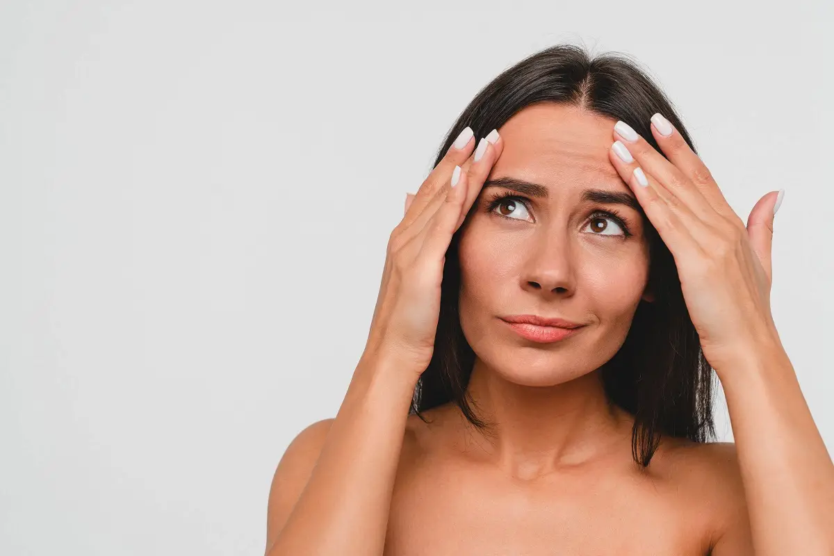 So se na čelu pojavile gube? Potrebujete spremembe v negi kože