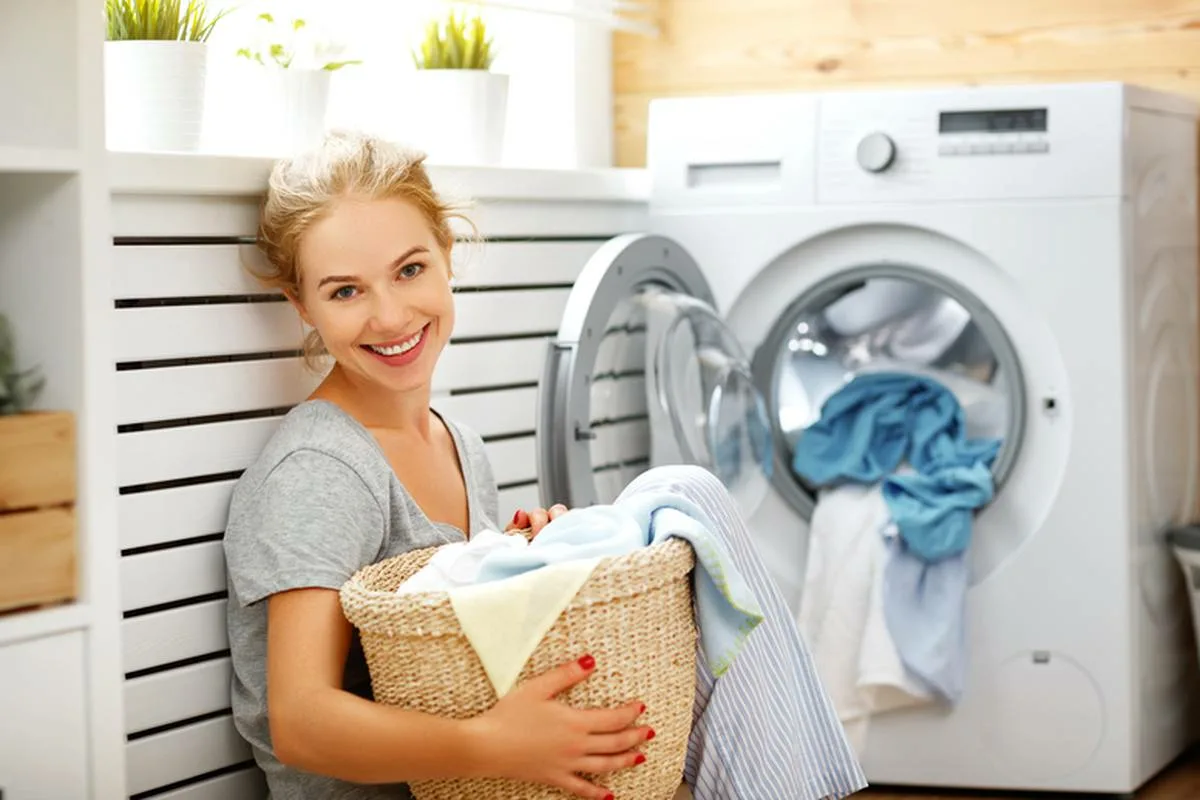Pranje na hladno v pralnem stroju: Največji trik za nižji račun za elektriko ali skrita past?