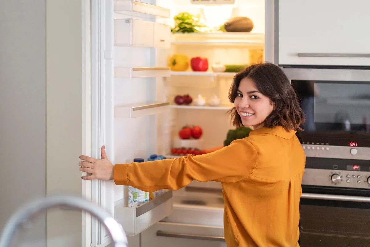 Zakaj je bolje shraniti hrano v hladilnik, ne da bi čakali, da se ohladi?