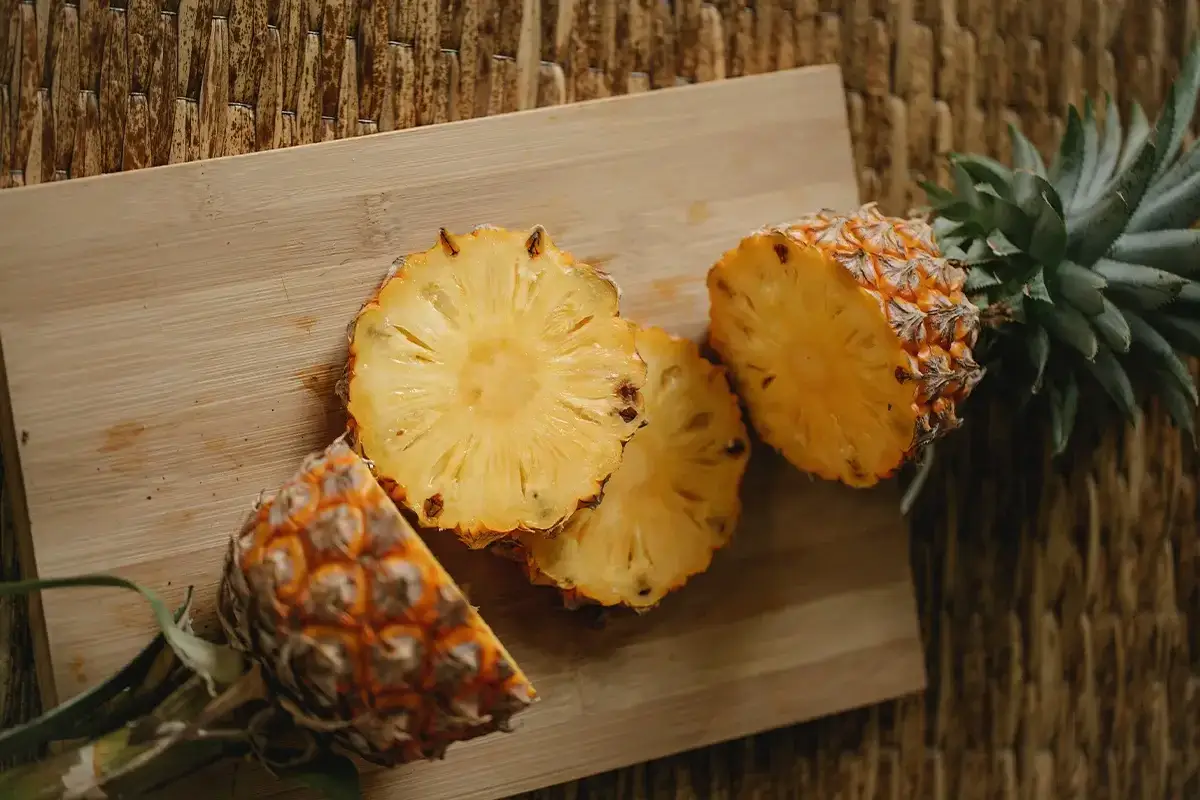 Kako izbrati sladek ananas: nasveti kuharskega mojstra