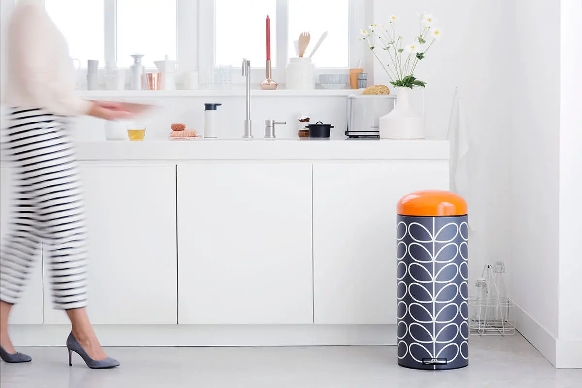 Kako poskrbeti, da smetnjak ne bo »smrdel«: Preprosti triki