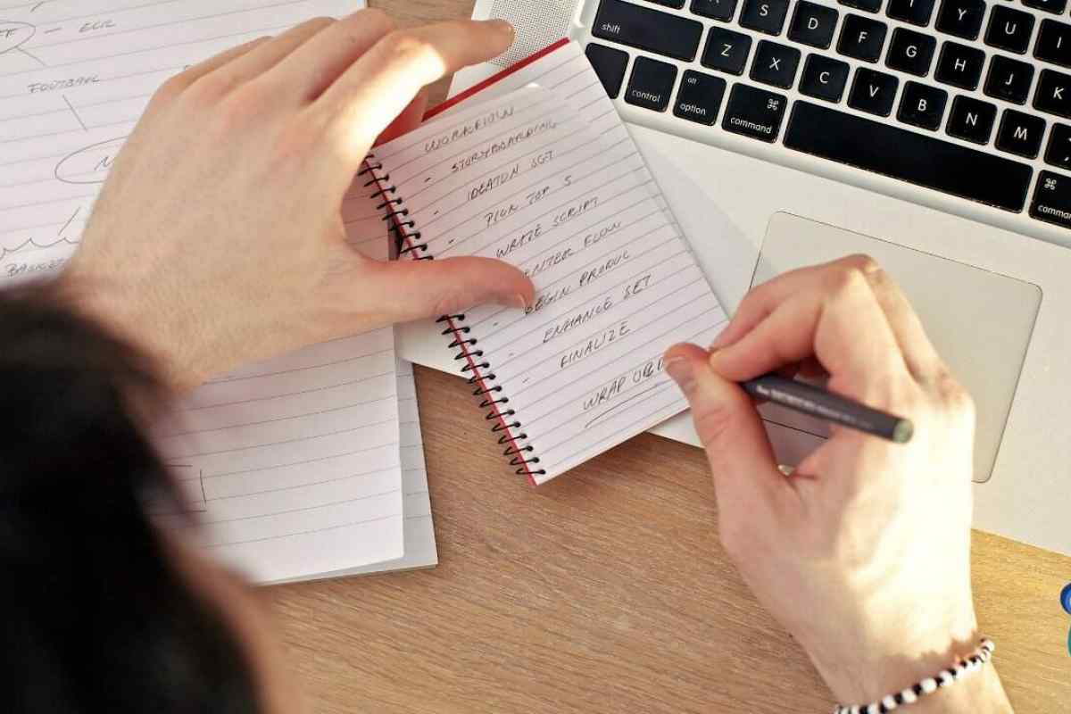 Neverjetne skrivnosti sproščenega pisanja: Kaj razkriva tvoj rokopis?