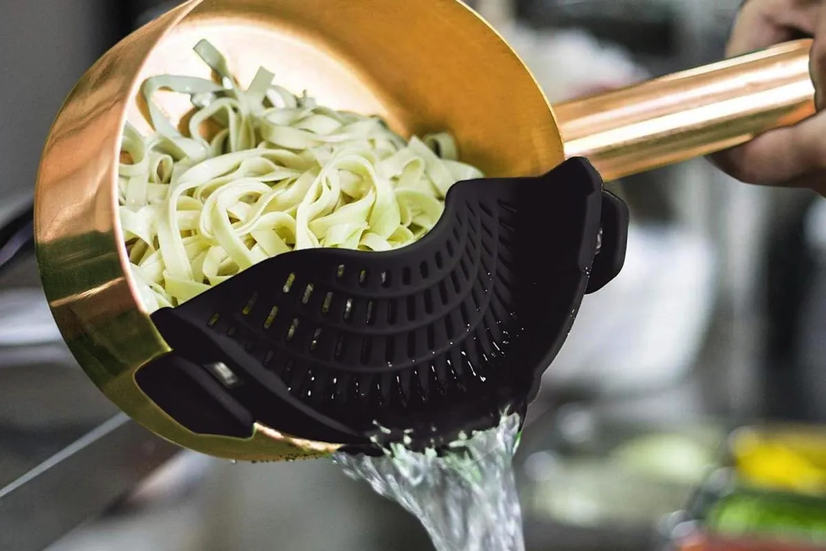 Tradicionalni cedilnik za testenine je stvar starih kuhinj: to je nov trend, ki ga bo zamenjal