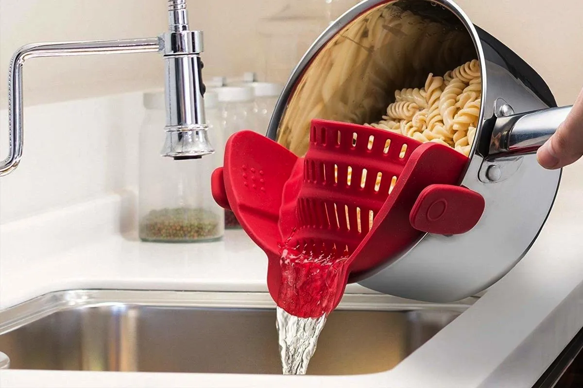 Tradicionalni cedilnik za testenine je stvar starih kuhinj: to je nov trend, ki ga bo zamenjal