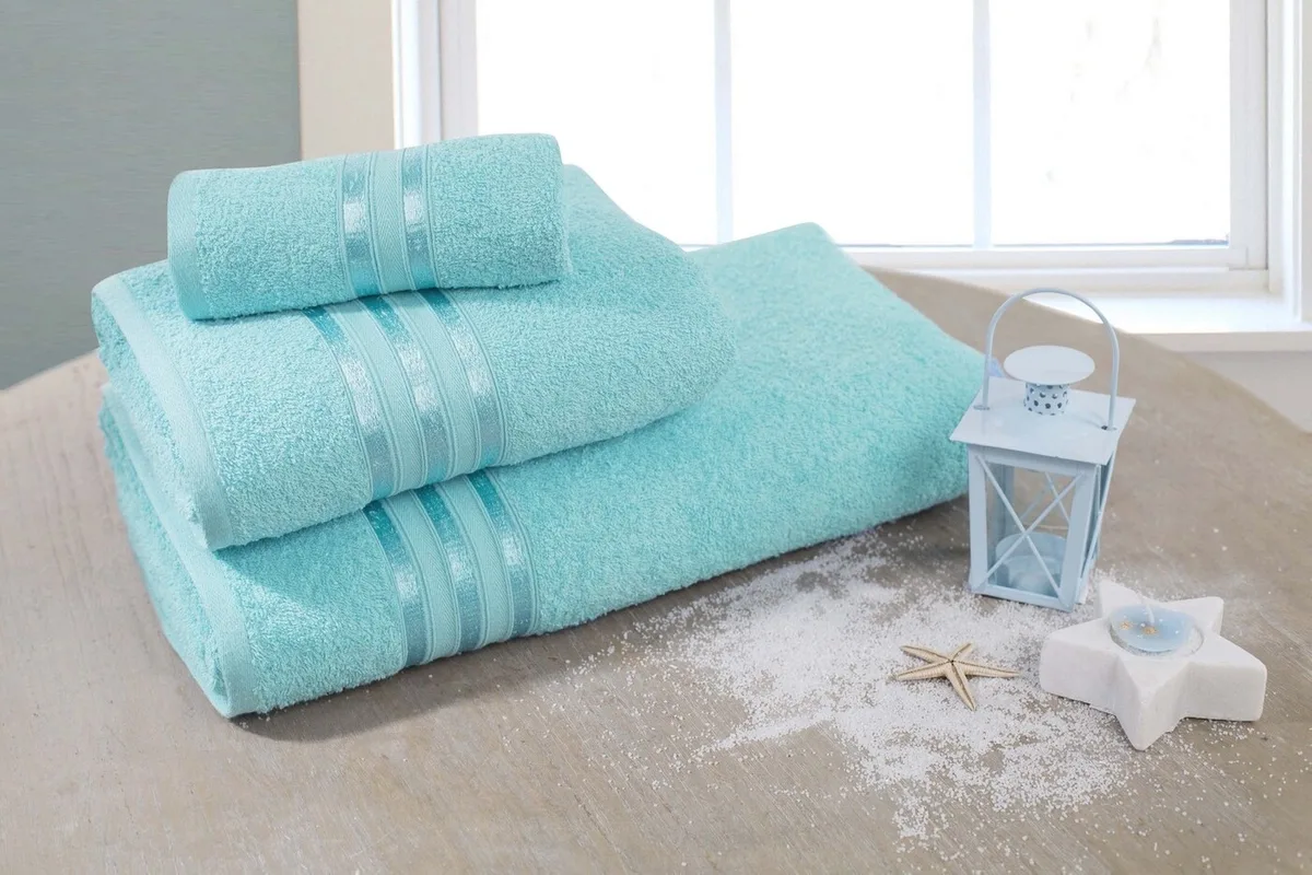 Za kaj so trakovi na brisačah? Splet razpravlja o res pomembnem vprašanju