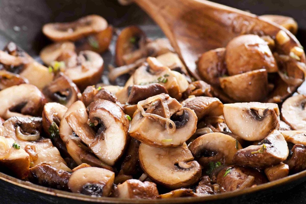 10 z biotinom bogatih živil za zdrave lase in močno srce