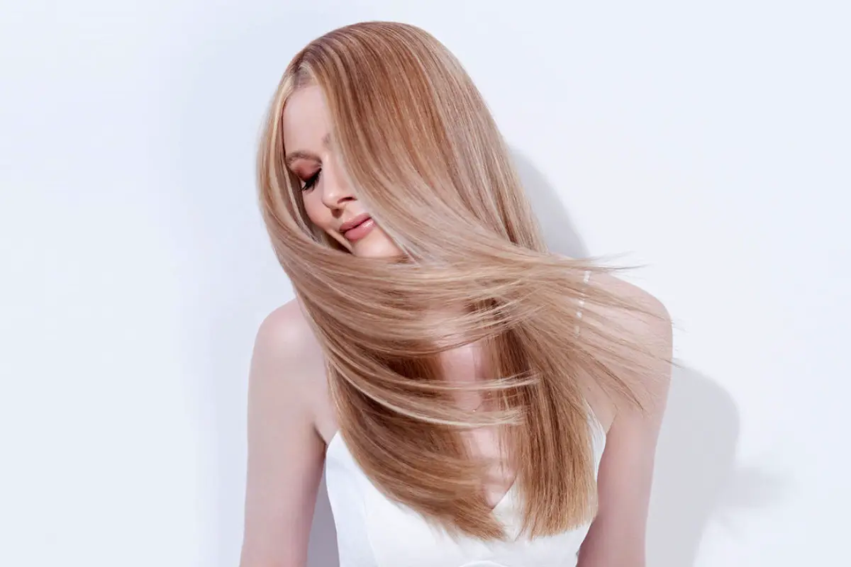 Blond odtenek je čudovit, a zahteva posebno nego: 5 pravil za sijoče lase
