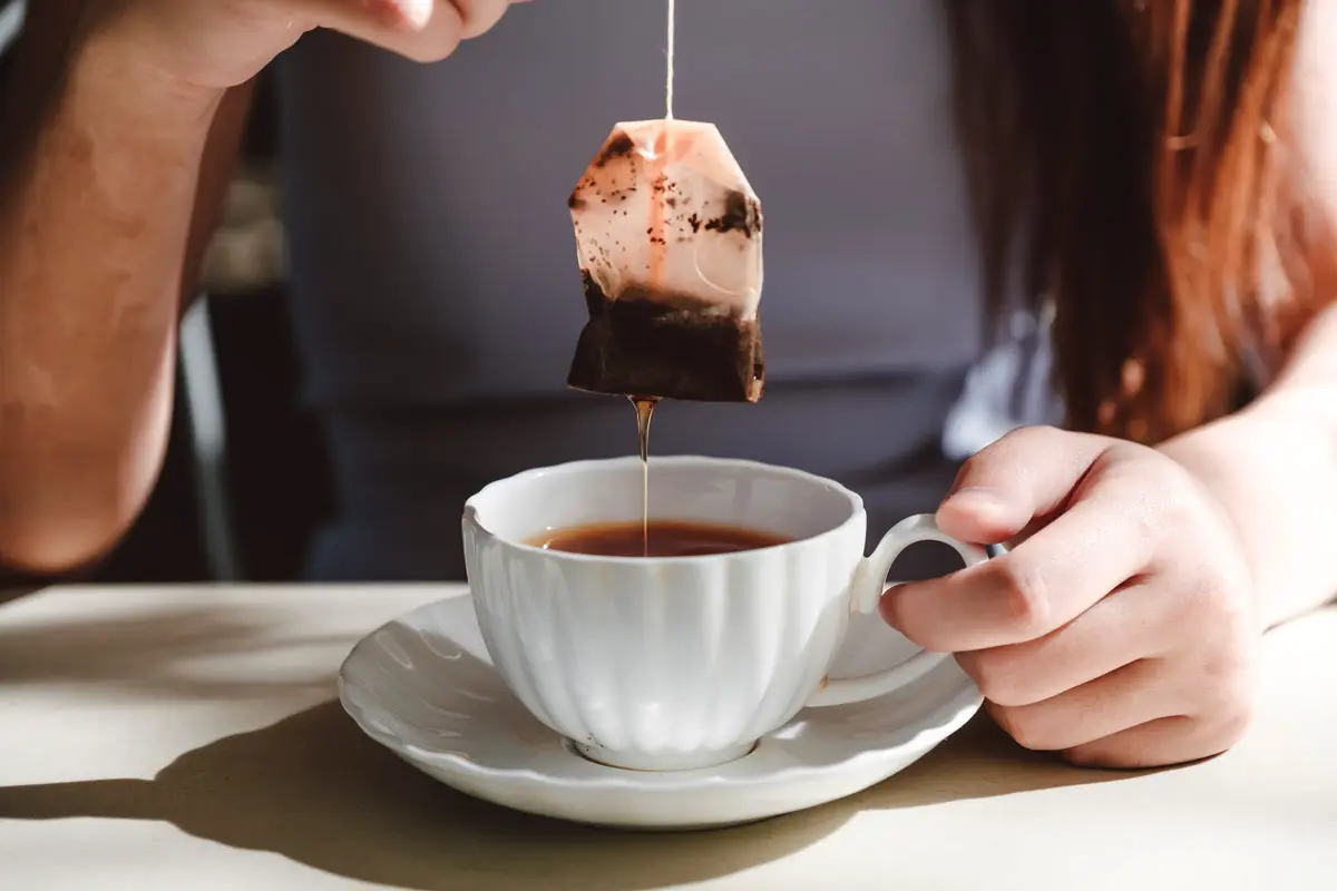 Ali je čaj v vrečkah res škodljiv za zdravje?