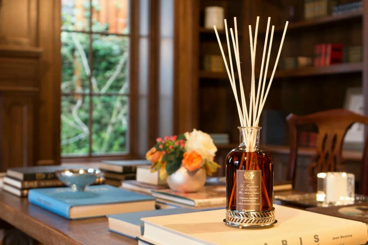 Kako uporabljati difuzor s paličicami za prijeten vonj doma