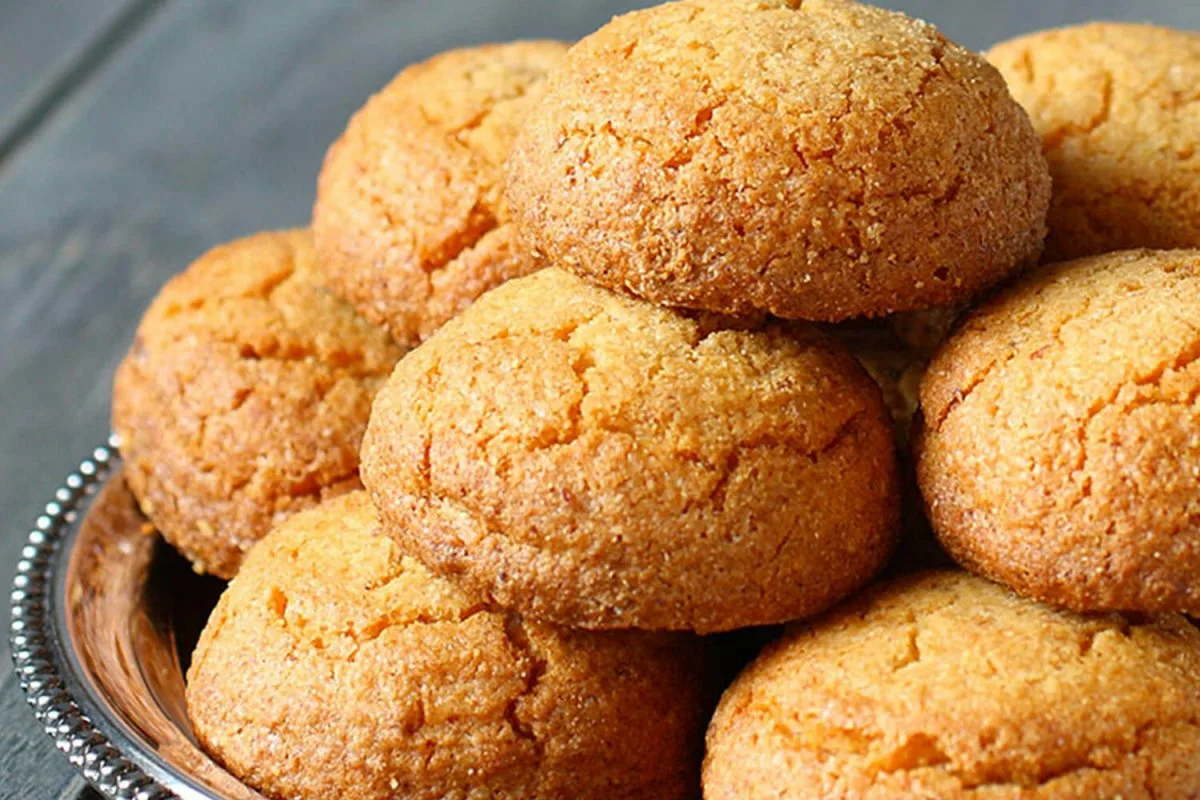 S samo 2 skodelicama moke in enim jajcem pripravite okusne domače piškote!