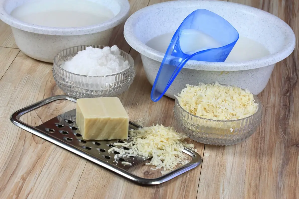 Kako iz ostankov starega mila narediti novo