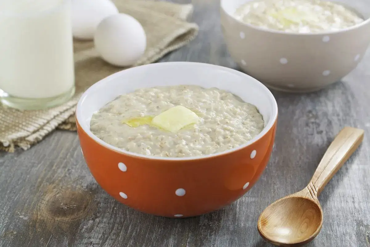 Ne le kaša: Kateri dodatki ne sodijo k ovsenim kosmičem in zakaj