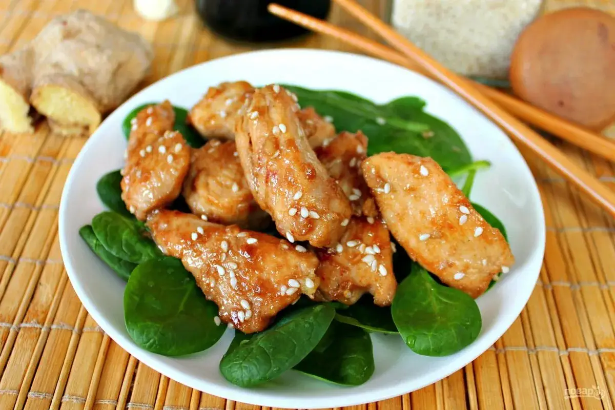 Pečen piščanec z ingverjem in mladim drobnjakom v 30 minutah