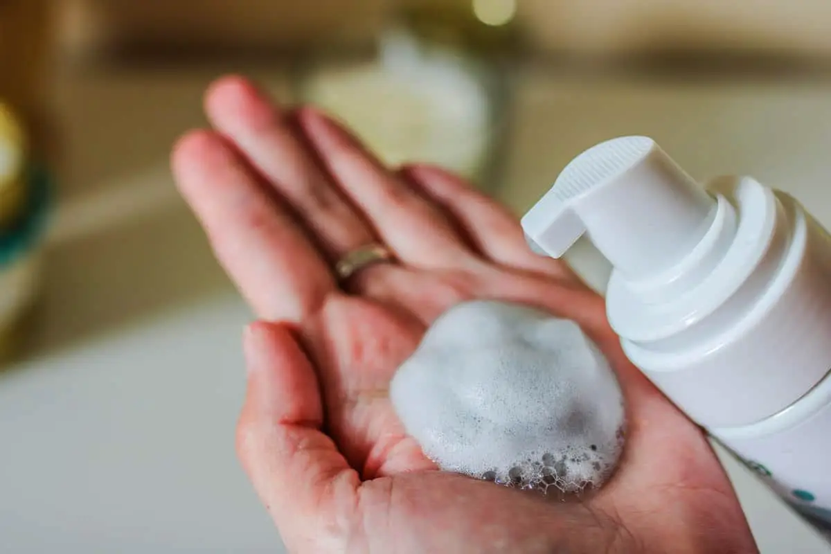 10 genialnih trikov za uporabo pene za britje v gospodinjstvu