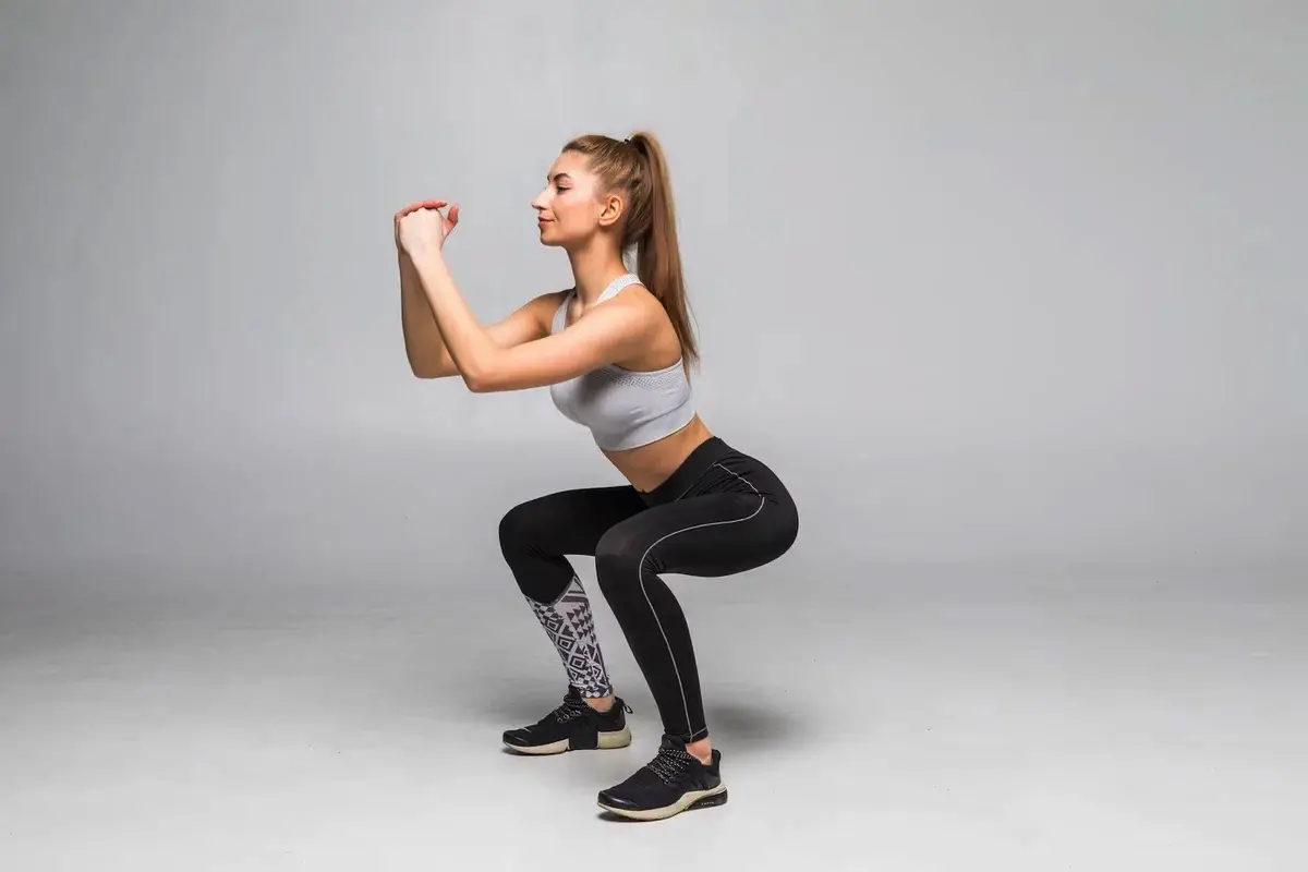 Kaj se zgodi s telesom, če vsak dan izvajaš počepe brez lenarjenja