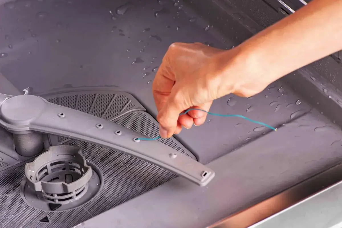 Kako kupiti rabljen pomivalni stroj in se izogniti prevaram: Ključni nasveti za pameten nakup