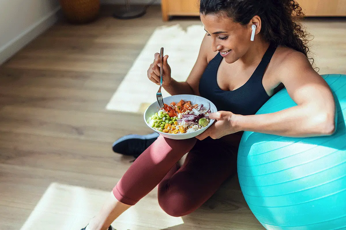 Pravilo »manj jej, več se gibaj« ne deluje: 5 prehranskih nasvetov, ki so zastareli