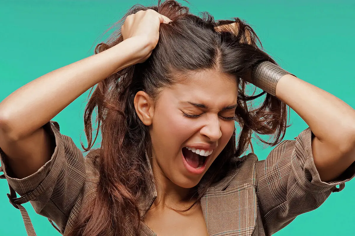 Zakaj se pojavi prhljaj in kako se ga znebiti