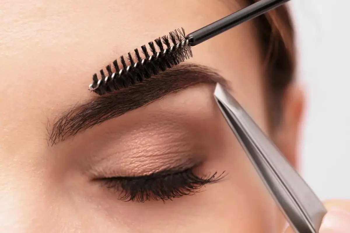 Ne le trend: 7 najpogostejših napak pri negi obrvi