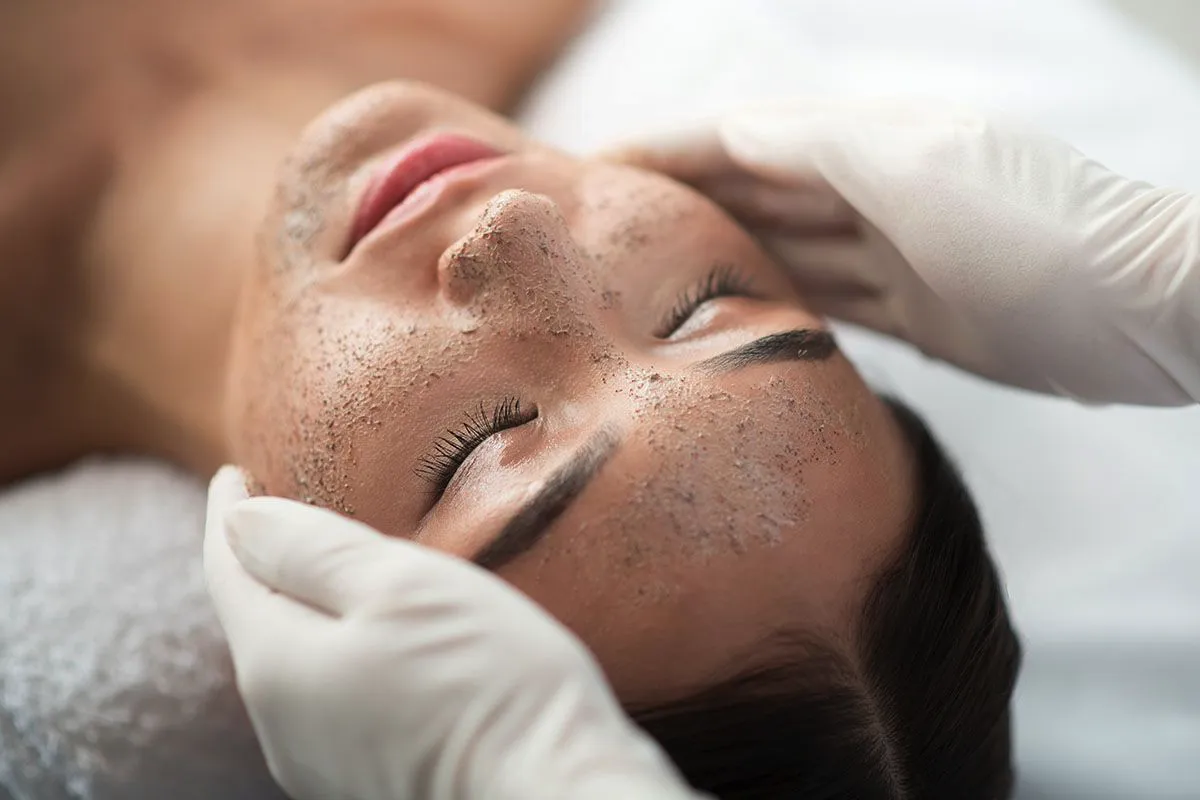 Napaka pri negi, ki jo naredi 9 od 10 žensk: Tako vsak dan škoduješ svoji koži