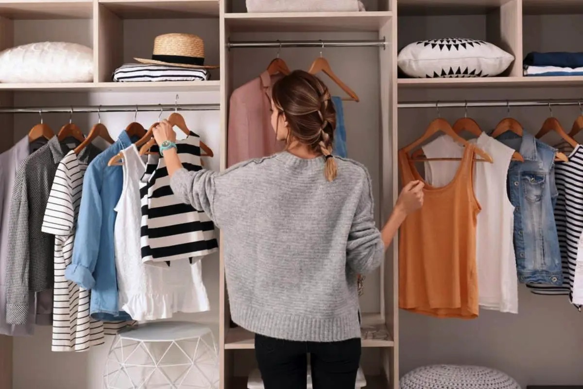 Najpreprostejši in najučinkovitejši trik za razhlamljanje omar