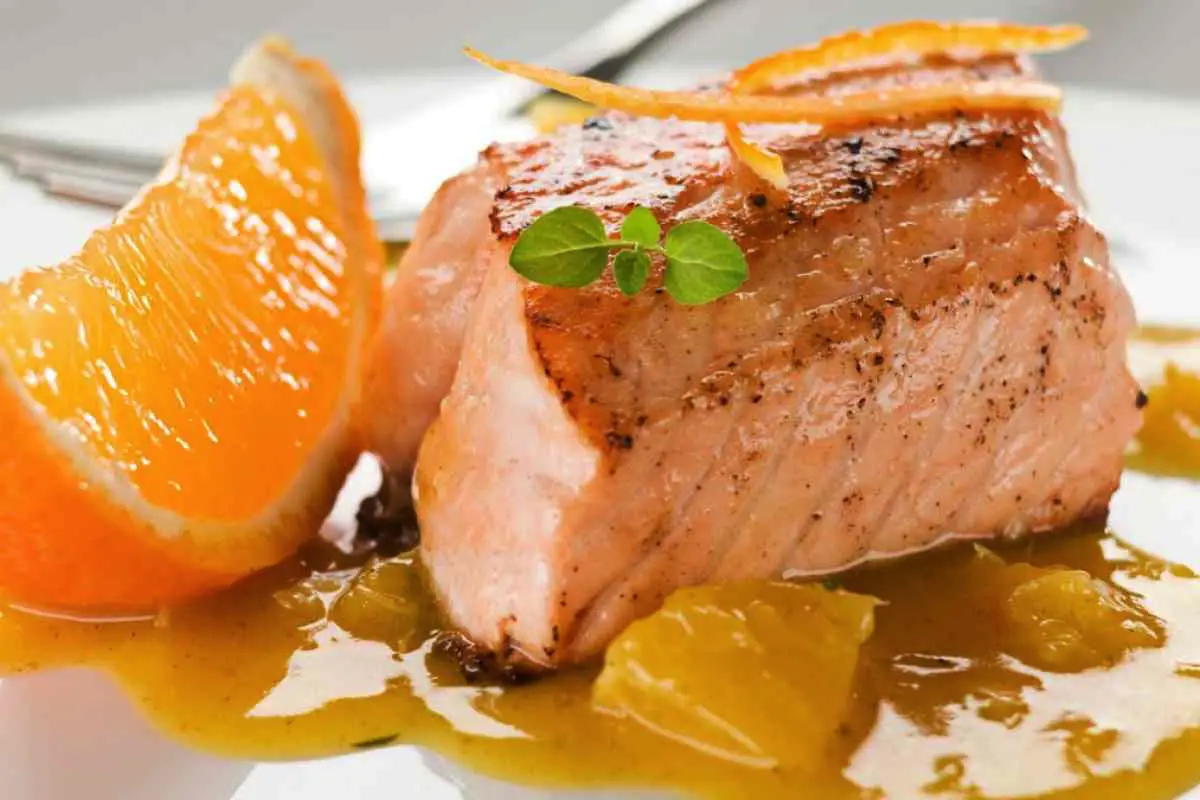 Kosilo v pol ure: rdeča riba z ingverjevim prelivom