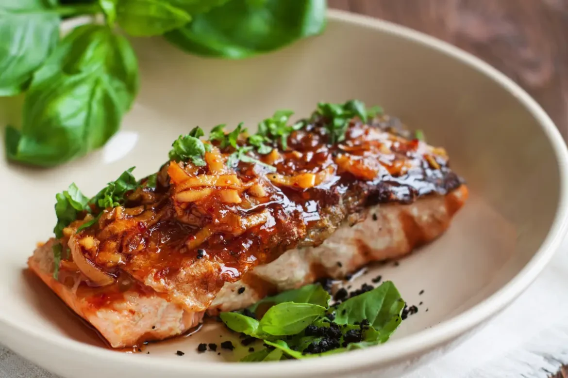 Kosilo v pol ure: rdeča riba z ingverjevim prelivom