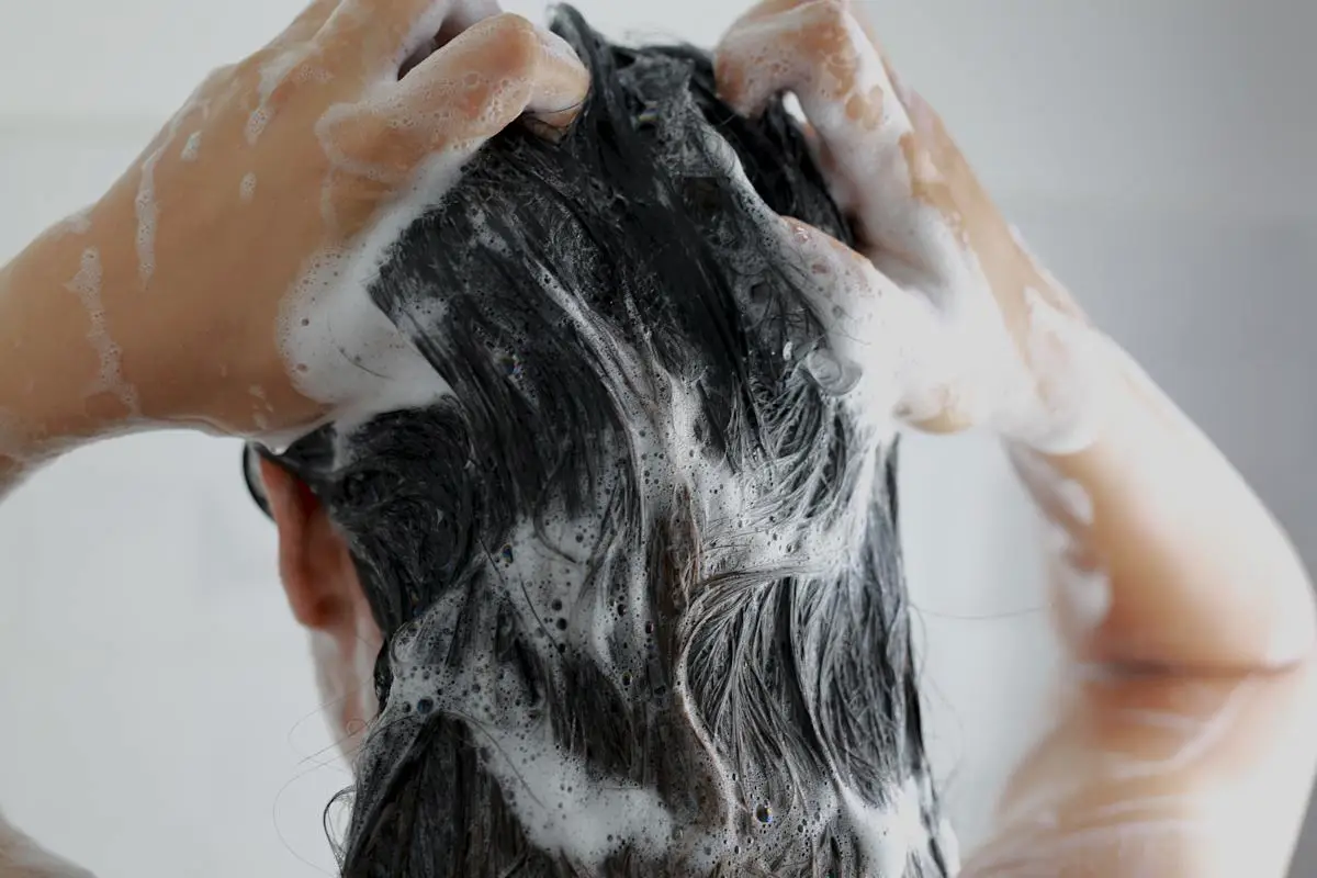 Kako narediti svoj šampon učinkovitejši: 6 preprostih dodatkov za sijaj in volumen
