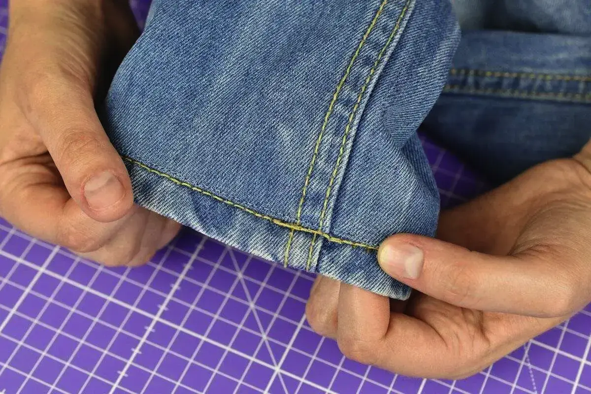 Kako skrajšati kavbojke: Vodnik za tiste, ki ne znajo šivati