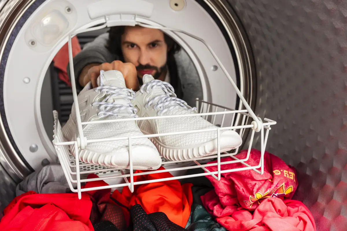 Ne le oblačila: Kaj lahko in česa ne smete sušiti v sušilnem stroju