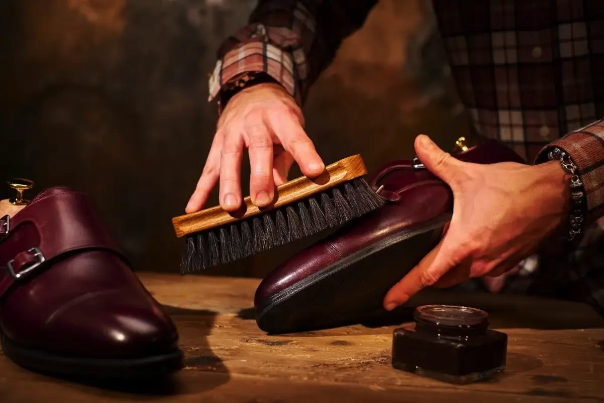 Kako negovati usnjeno obutev, da bo vedno videti odlično