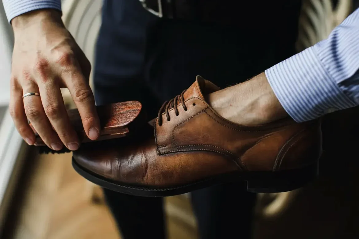 Kako negovati usnjeno obutev, da bo vedno videti odlično