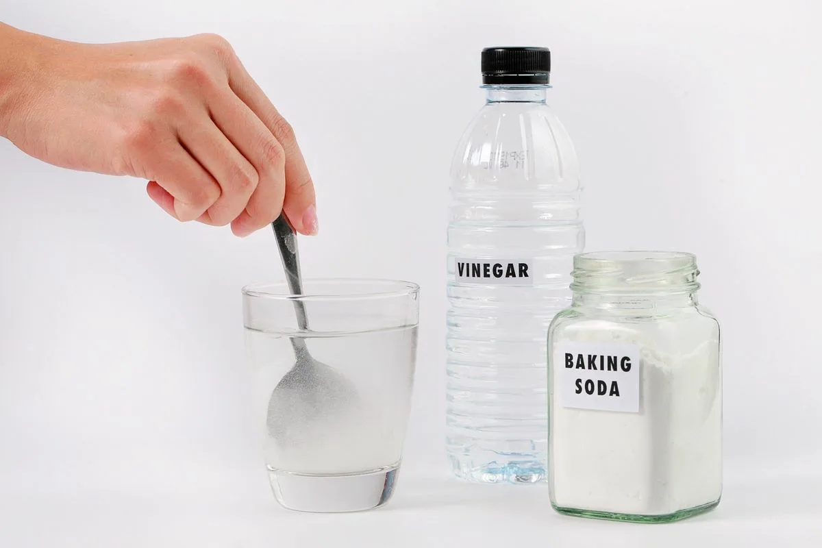 Kako v 5 minutah odpraviti neprijetne vonjave v domu – brez osvežilcev zraka