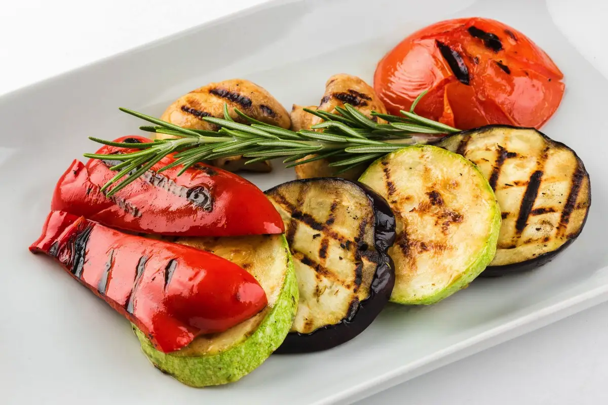 Najboljša poletna živila za hujšanje, ki jih priporočajo dietetiki