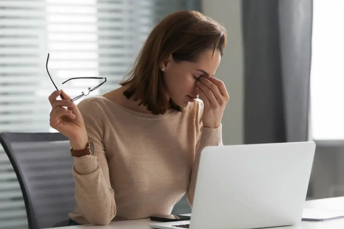 Kaj storiti, če se oči utrudijo zaradi dela za računalnikom